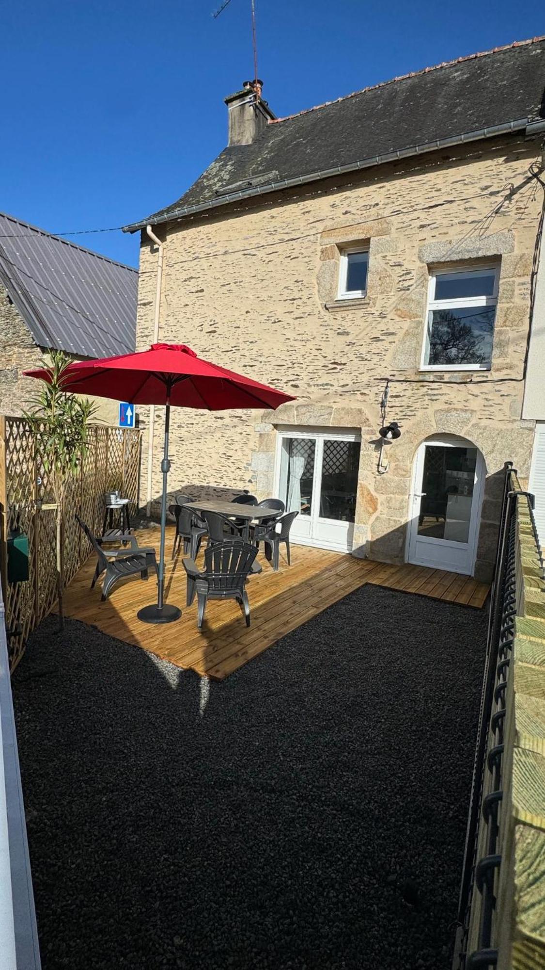 Petite Maison En Pierre Au Pied De La Voie Verte Ploërmel Extérieur photo